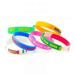 Fashion charm bulk cheap silicone wristbands wholesale